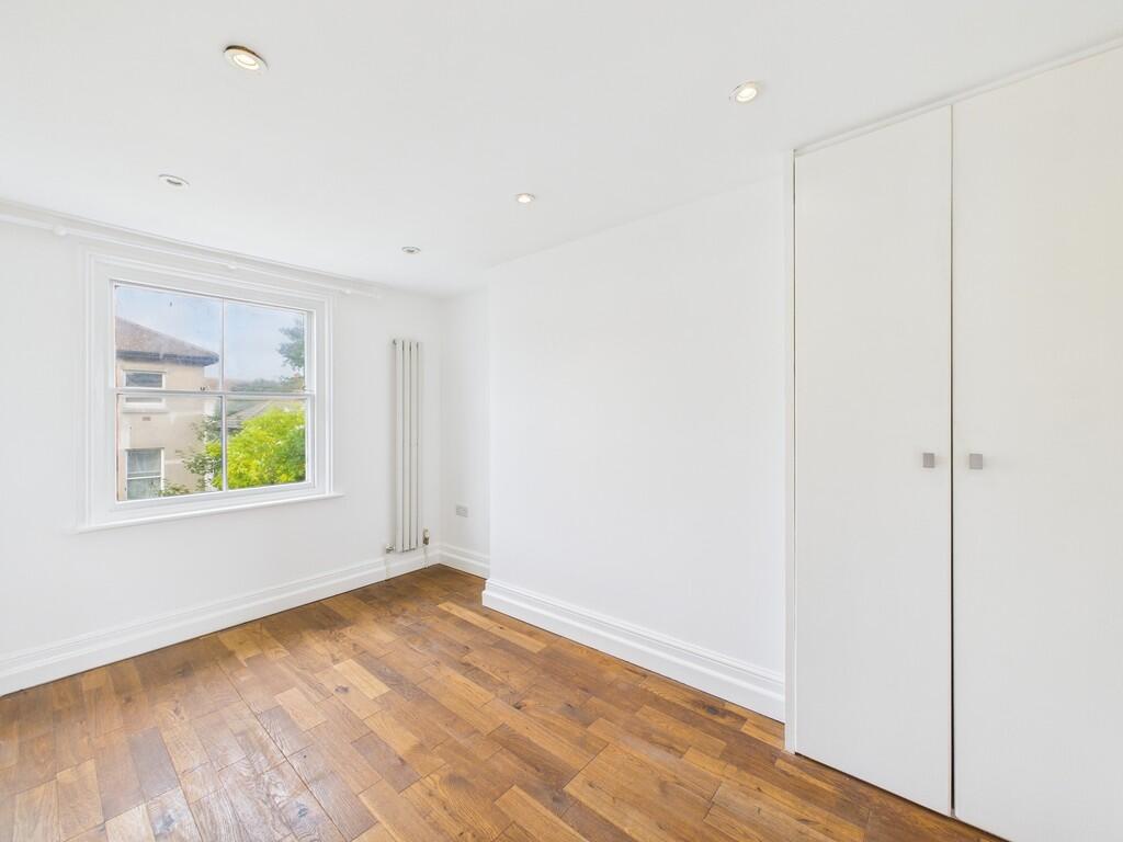 CAM03987G0-PR0200...