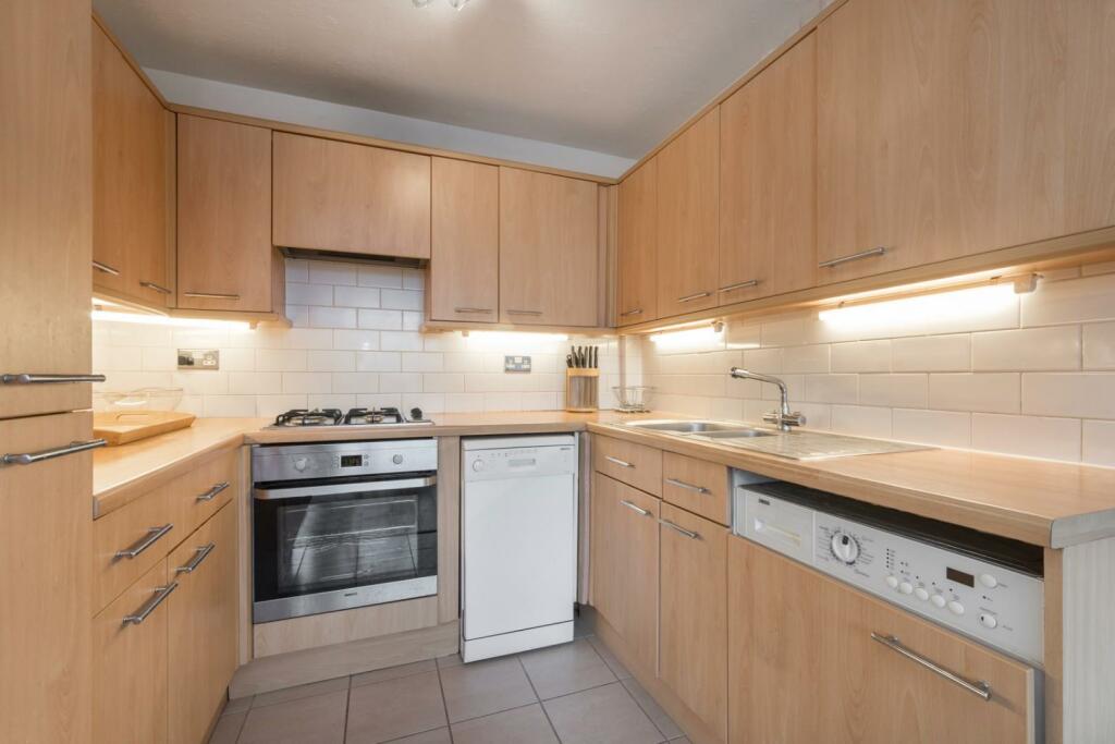 KITCHEN 1.jpg