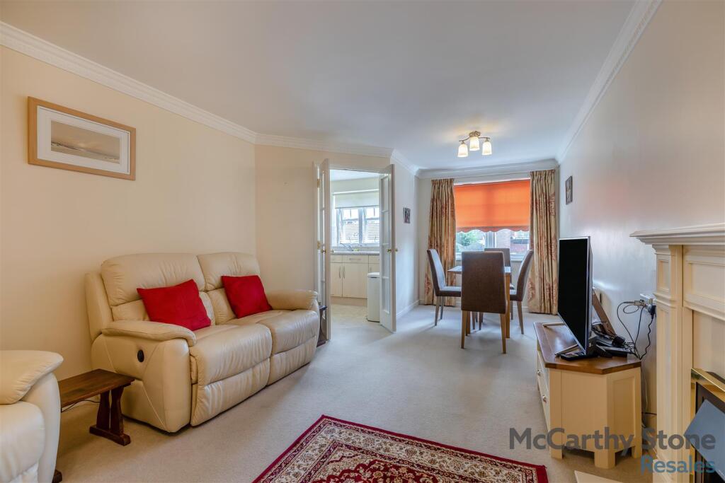 8660513-interior12.jpg
