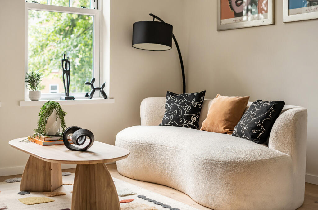 1329979-5-6882544...