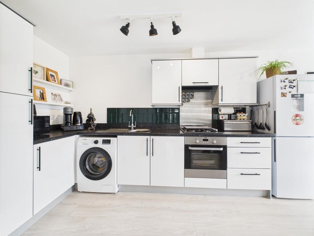 CAM02089G0-PR0518...