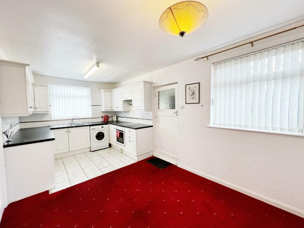 Kitchen Diner pic 1.jpg