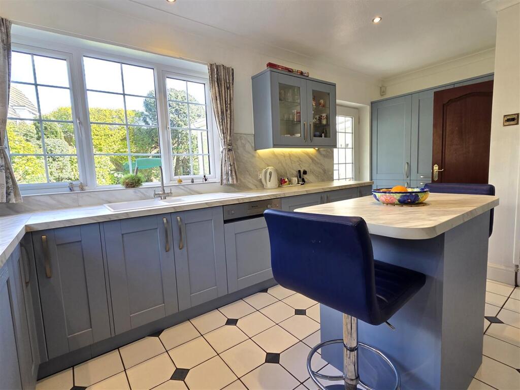 BREAKFAST-KITCHEN