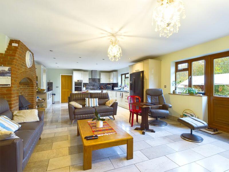 SITTING/DINING AREA TO KITCHEN