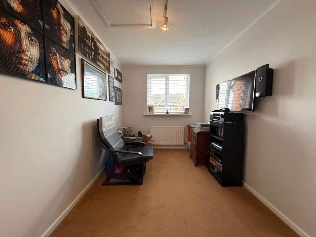 Photograph 12