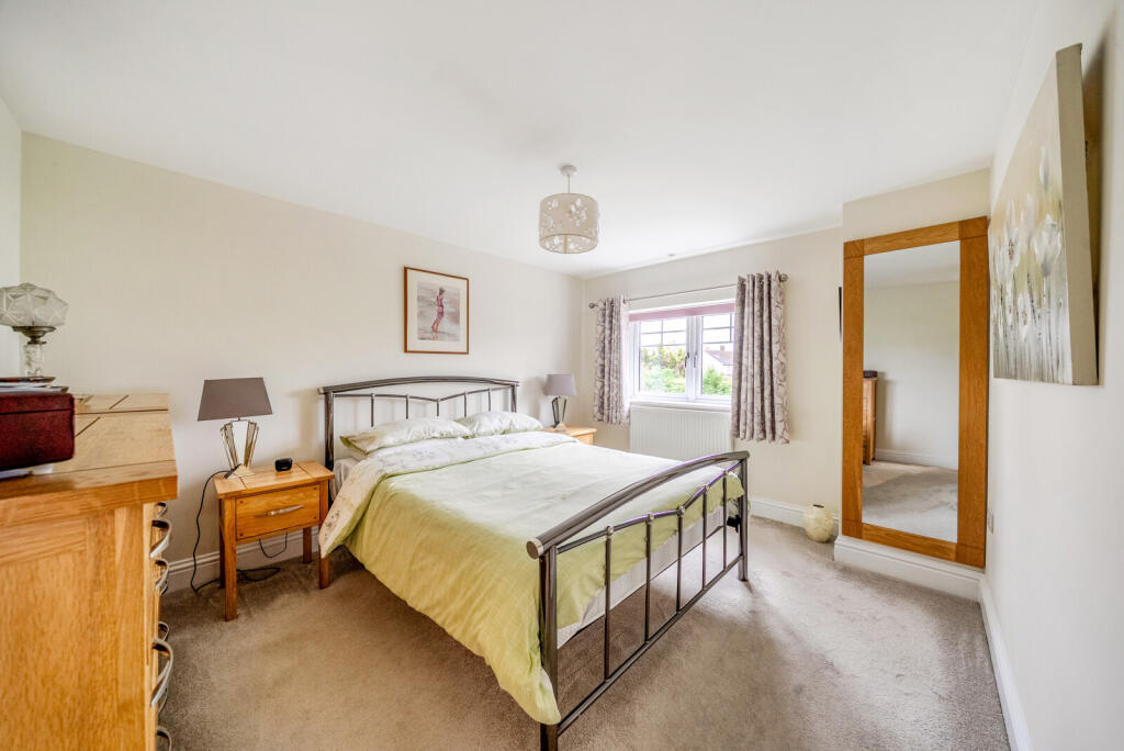 1362581-7-68dfb7b...