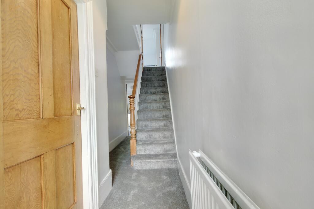 10.HALLWAY.jpg
