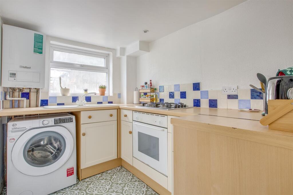 54 Temple End, HP13 5DS-7.jpg