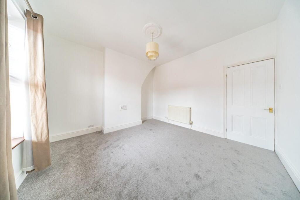 46 Columbia Road bedroom 1 2.jpg