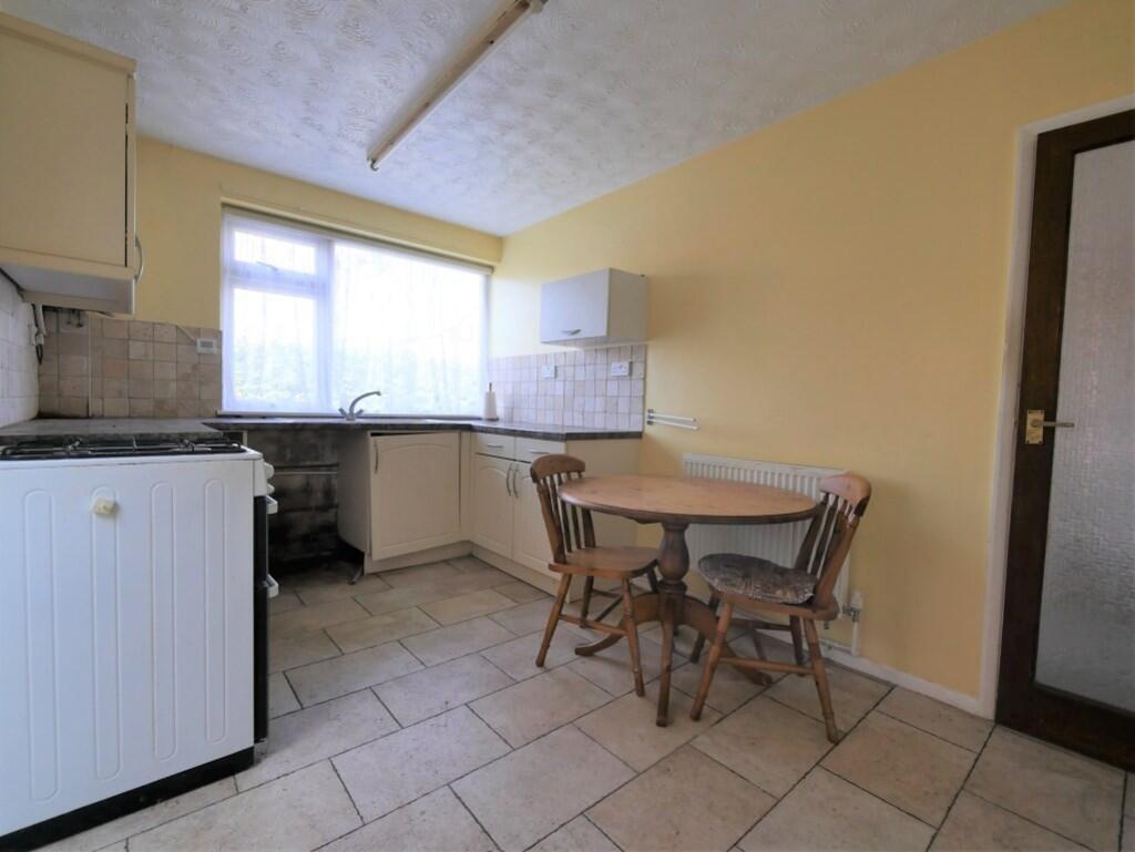 KITCHEN-BREAKFAST...