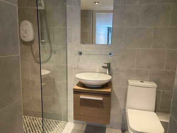 ensuite.jpeg