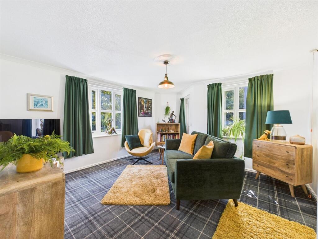 Lounge: