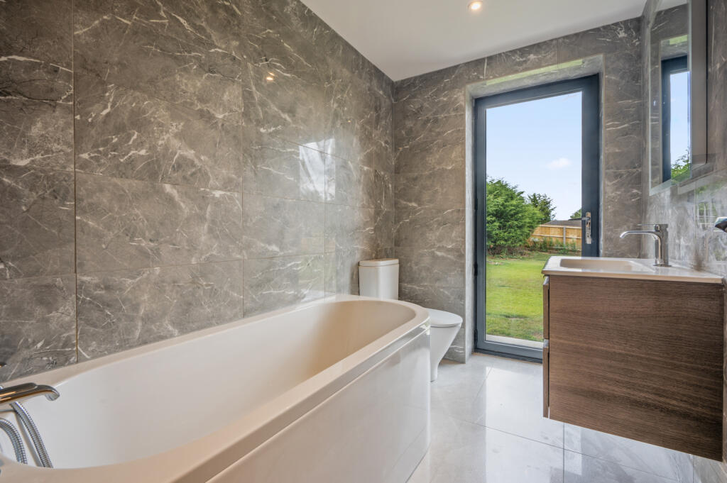 En-Suite Bathroom