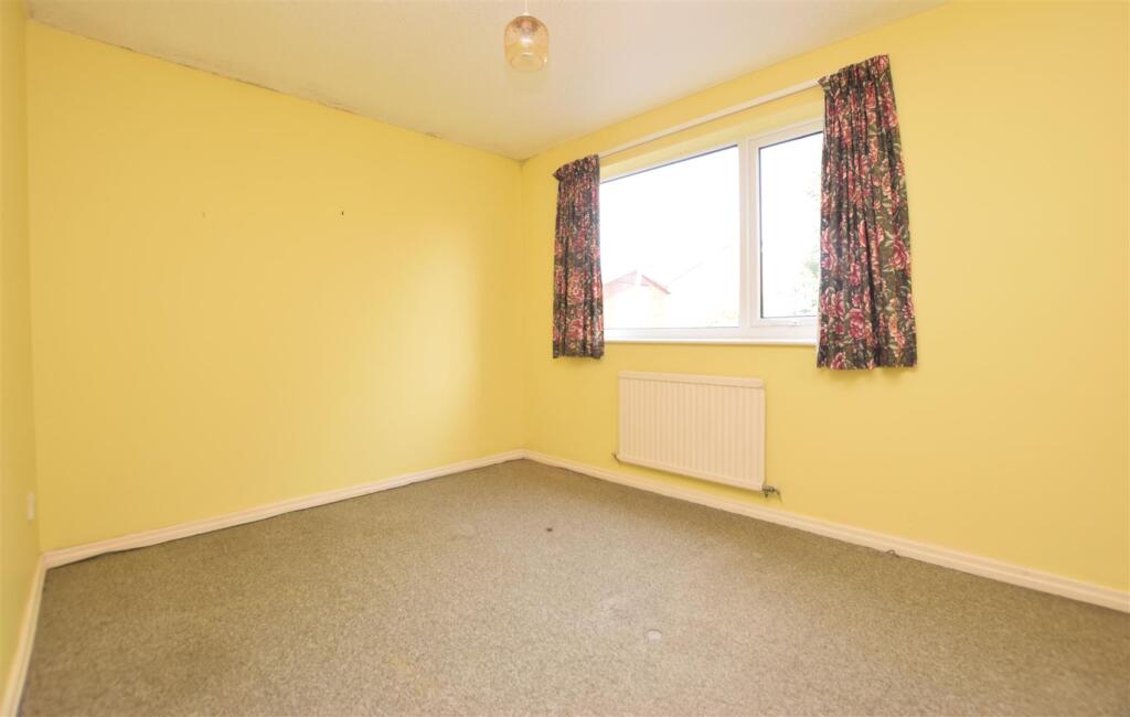Bedroom 2.JPG