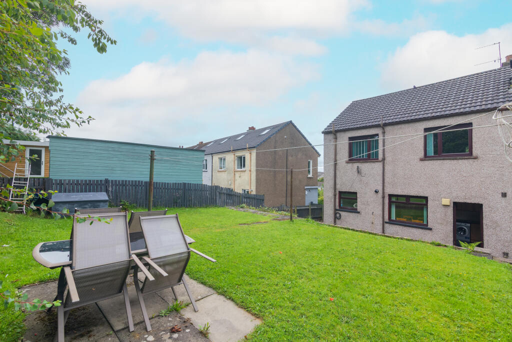 99 hillside road, Paisley pa2 7aw L-28