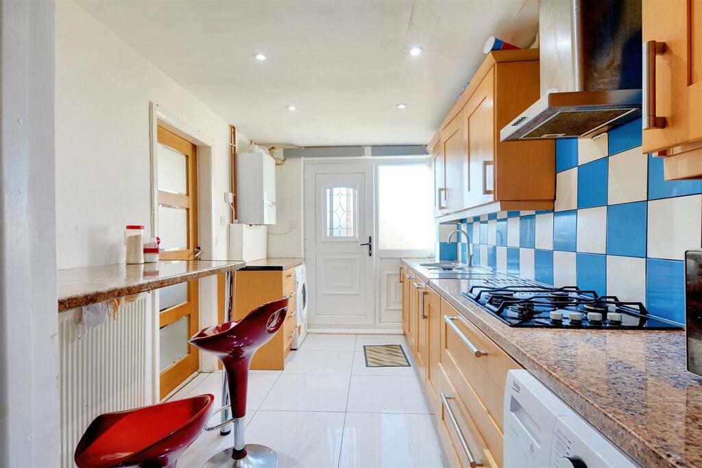 Kitchen_2.jpeg