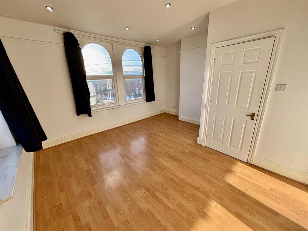 Bedroom: