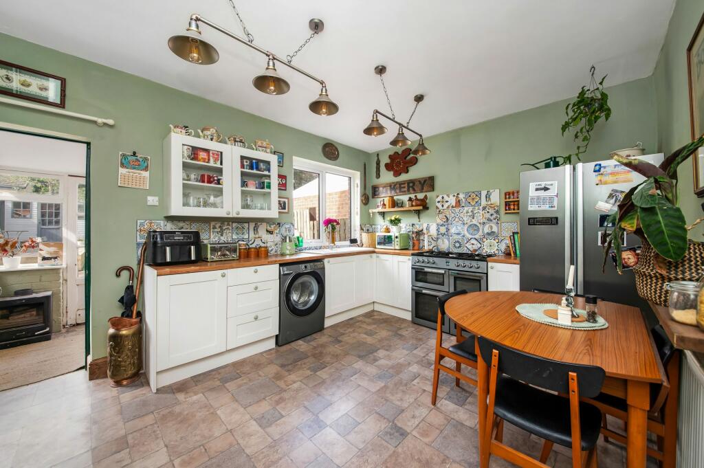 BREAKFAST KITCHEN