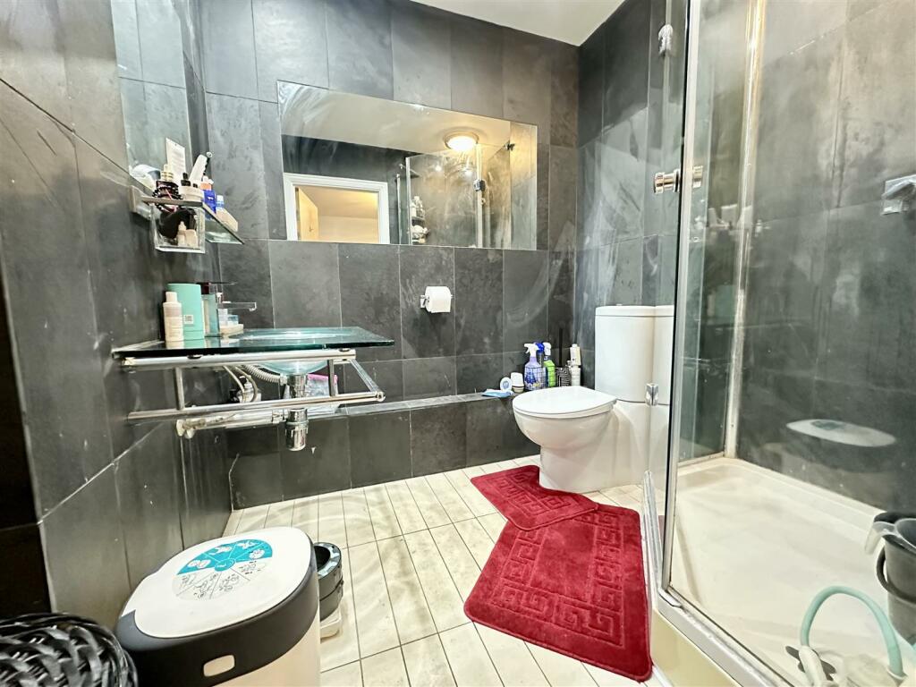 Ensuite.jpg