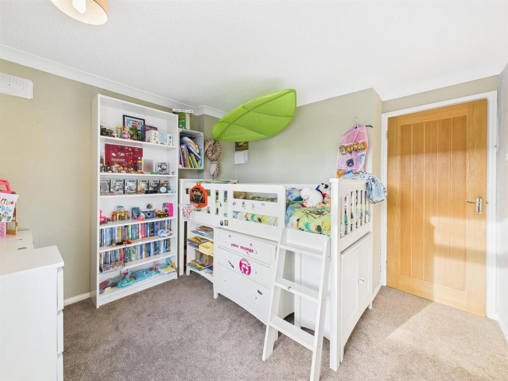 Bedroom: