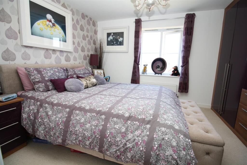 52 st helena bedroom 2.JPG