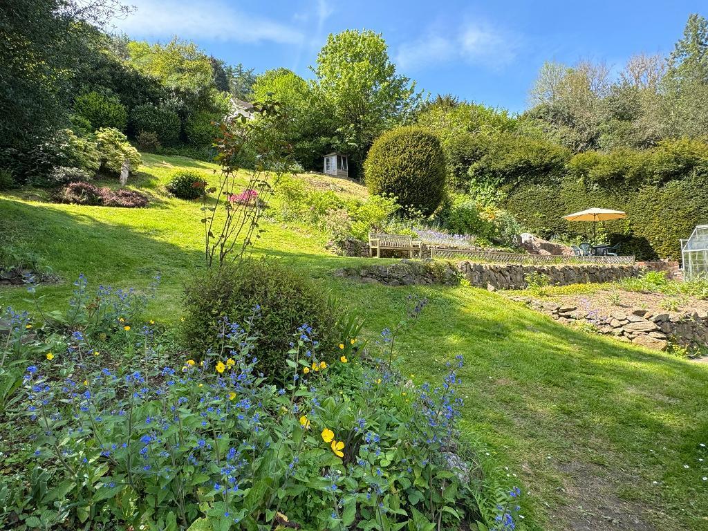 Enchanting garden to enjoy