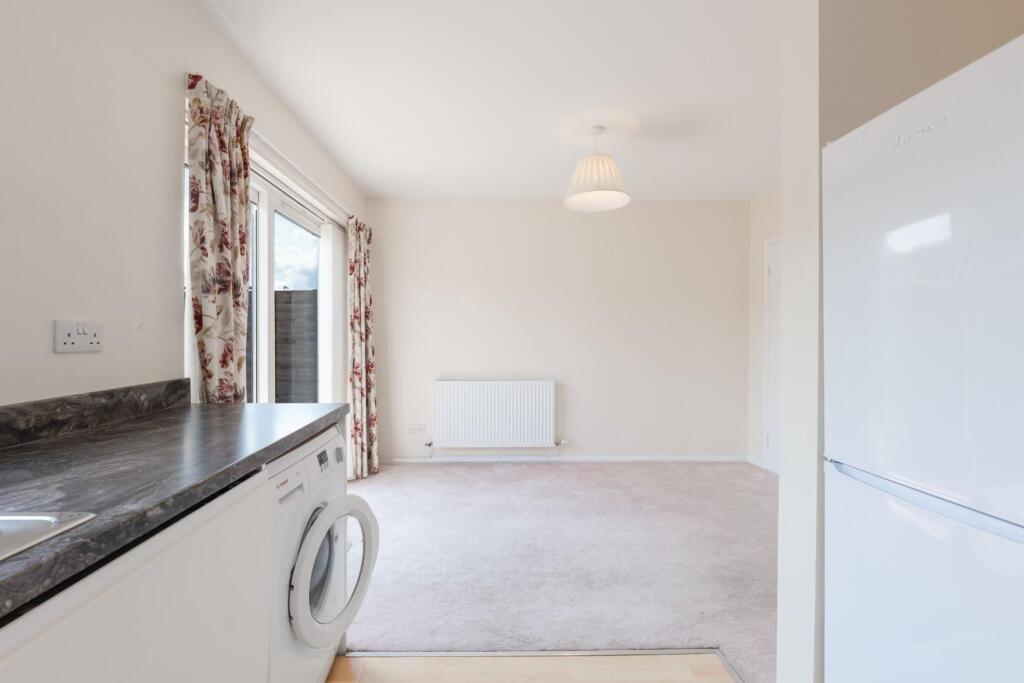 6, severn close kitchen diner-3.jpg