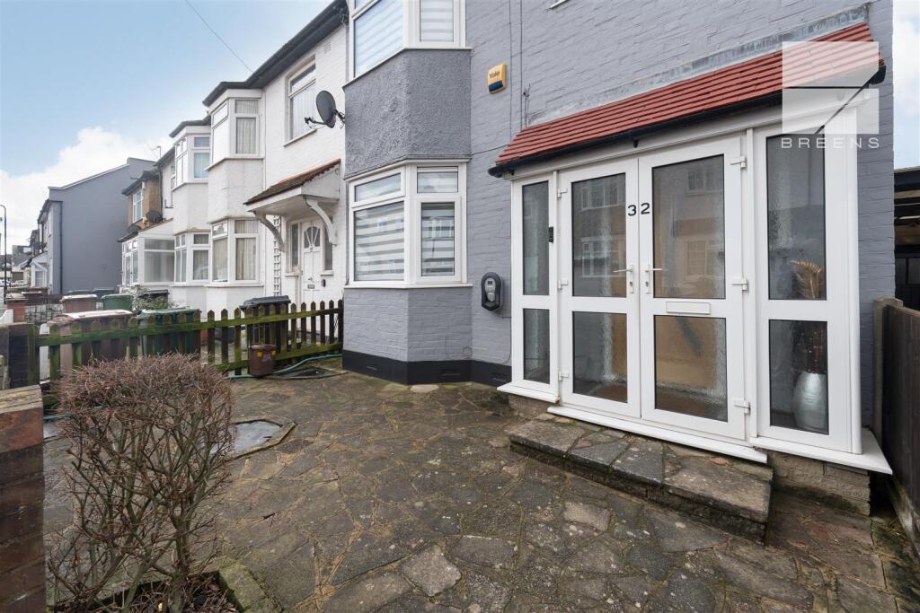 32 Suffield Road_0048.jpg