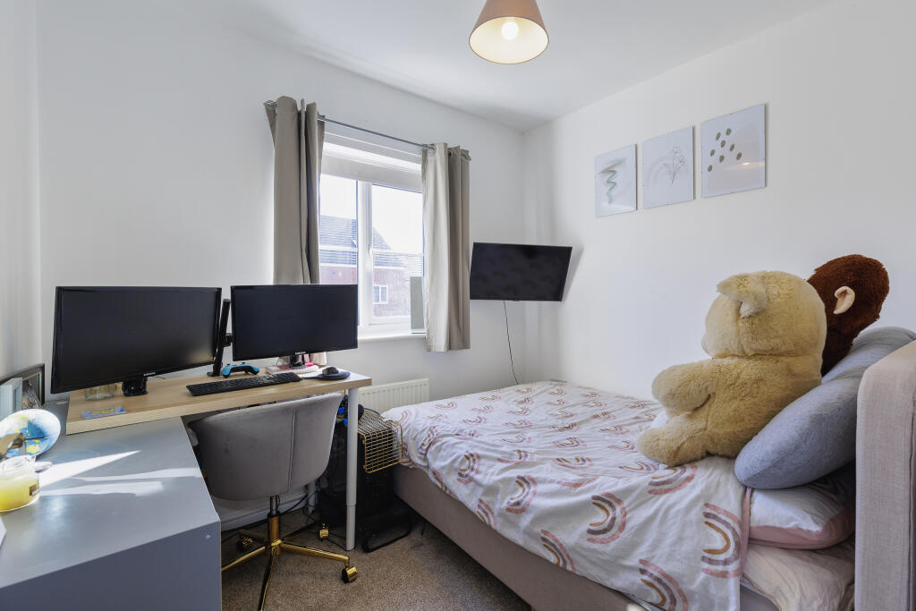 83 Garston cresent-31