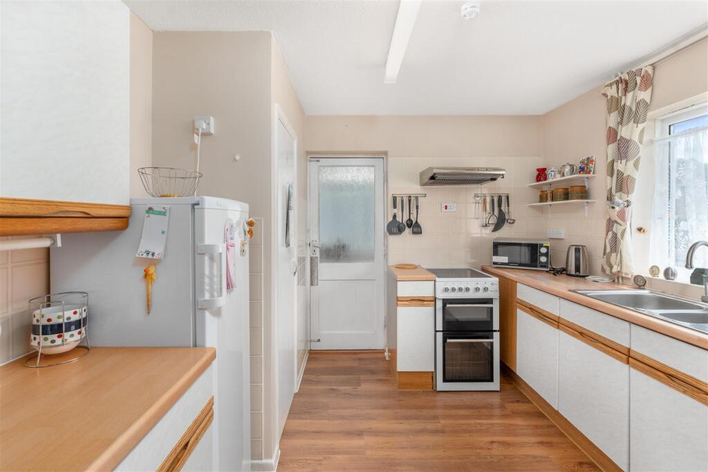 1 Poplar Close, Banbury-6.jpg