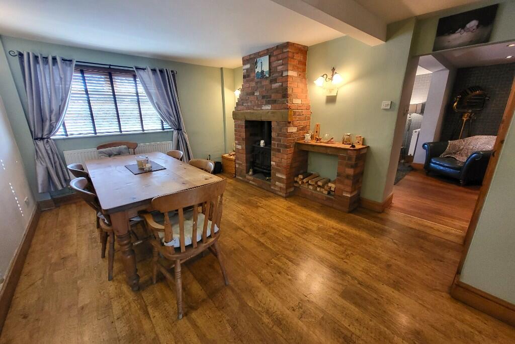 19' Family/ Dining 