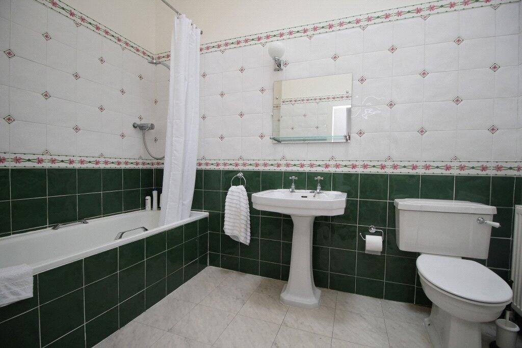 p9380_07_32020scotla