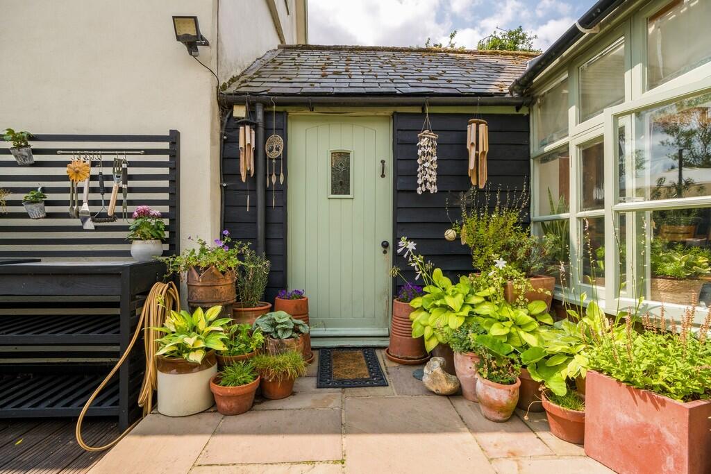 144px-Willow Cott...