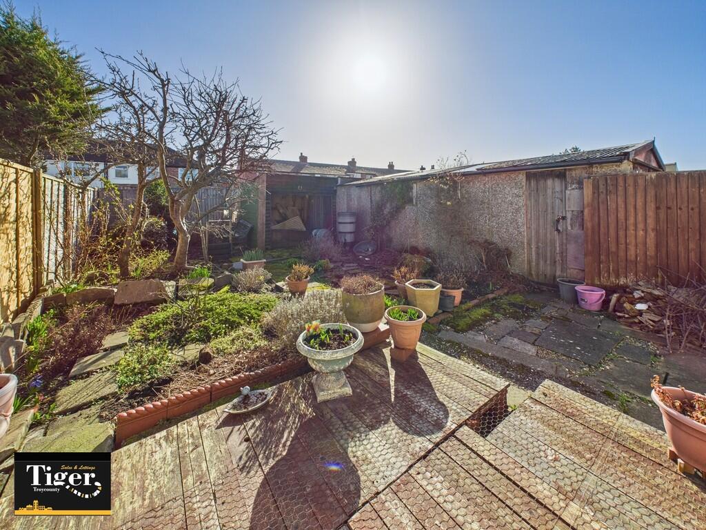 CAM02176G0-PR0492...