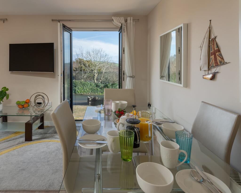 Dining Area_Crowthers, Dartmouth Hilltops, Dartmouth