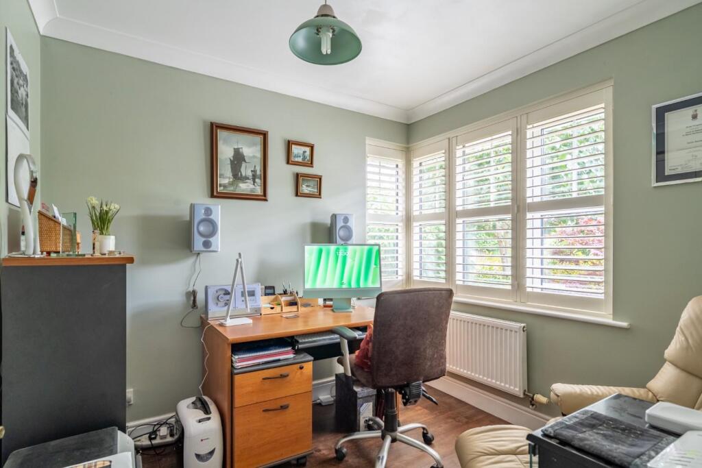 manor farm close-14.jpg