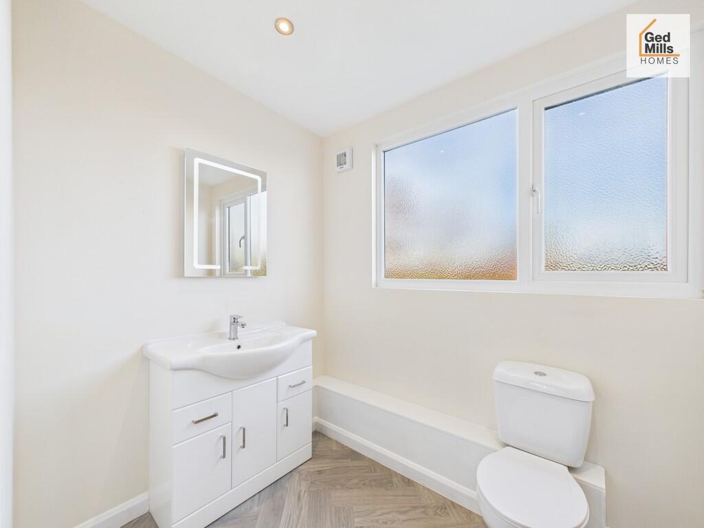 CAM02899G0-PR0064...