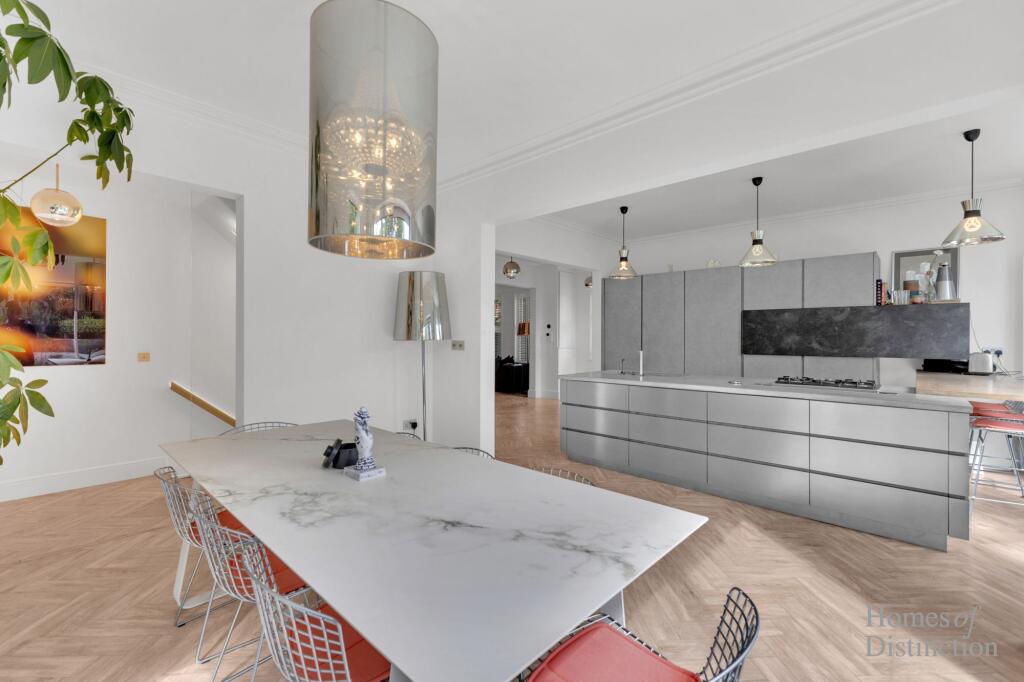 Kitchen/Dining Area