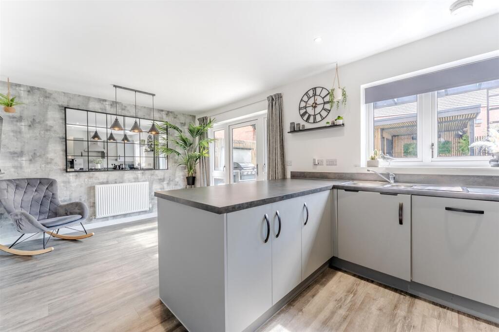 Kitchen/Dining Room