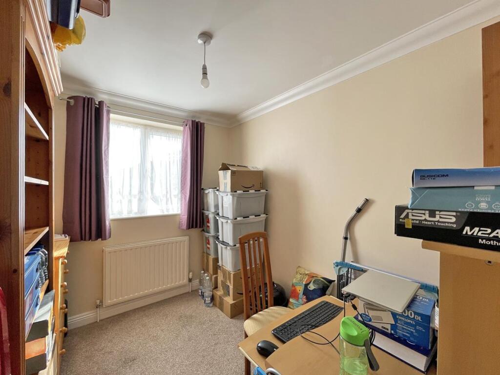 Austin Crescent 292 - Bed 2.jpg