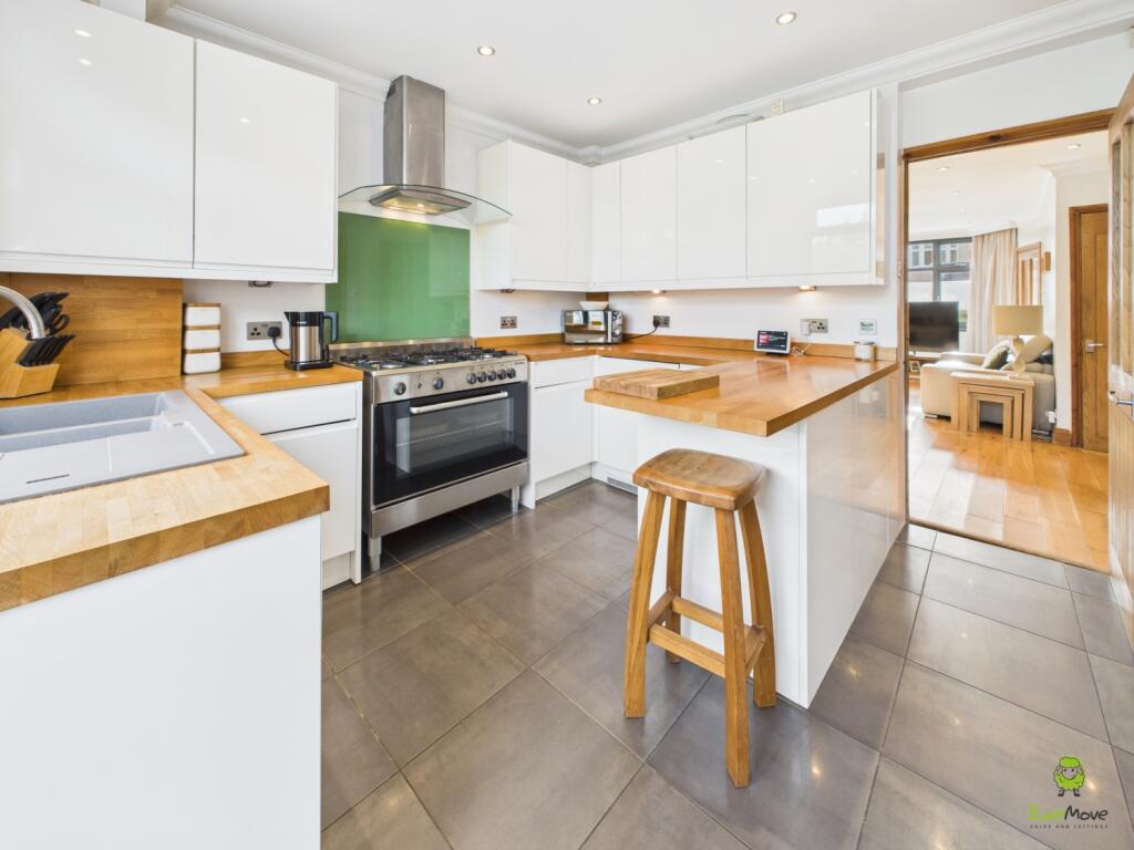 Presented by Clinton at EweMove Bexleyheath and Da