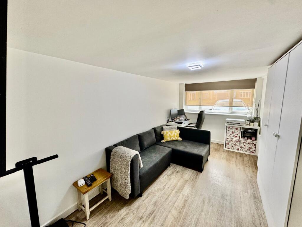 Home Office/ Bedroom Four