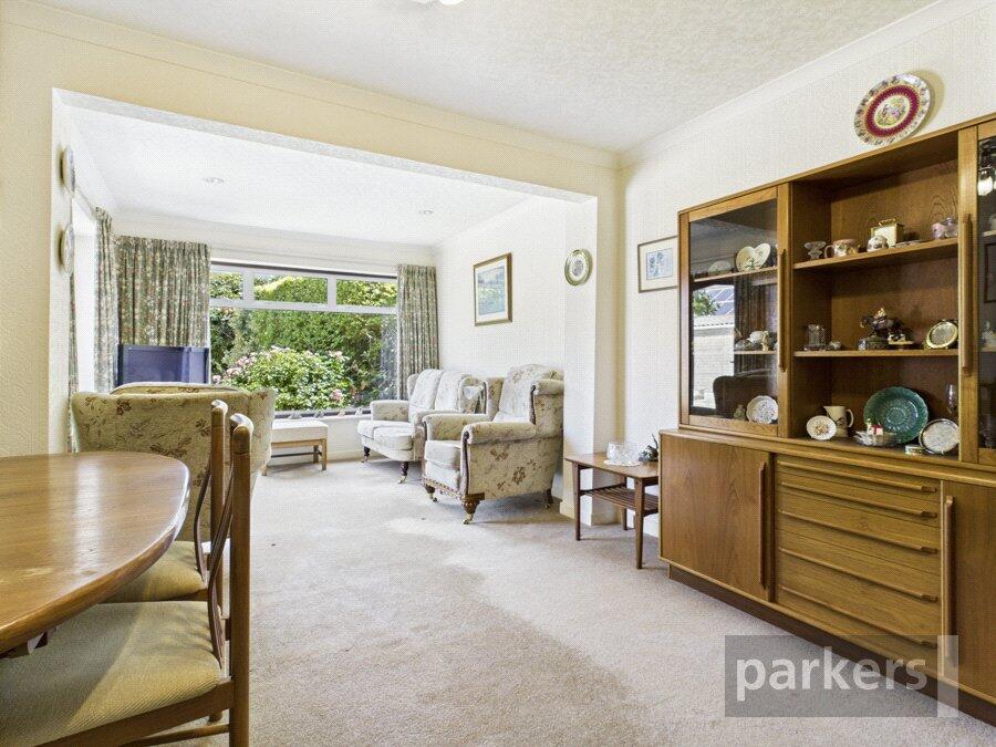 Living/Dining Area