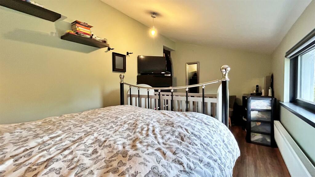 Bedroom 2.2.jpg