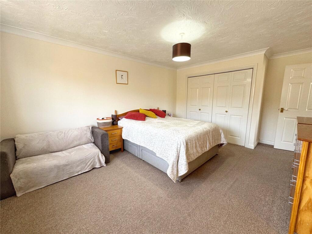 Master Fitted Wrobes