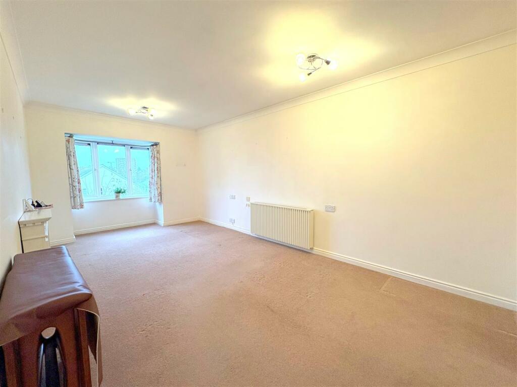 Living Room - 1 New.jpg