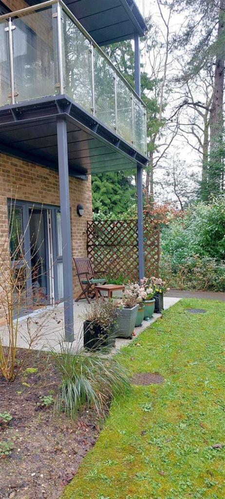 Side of Appartment.jpg