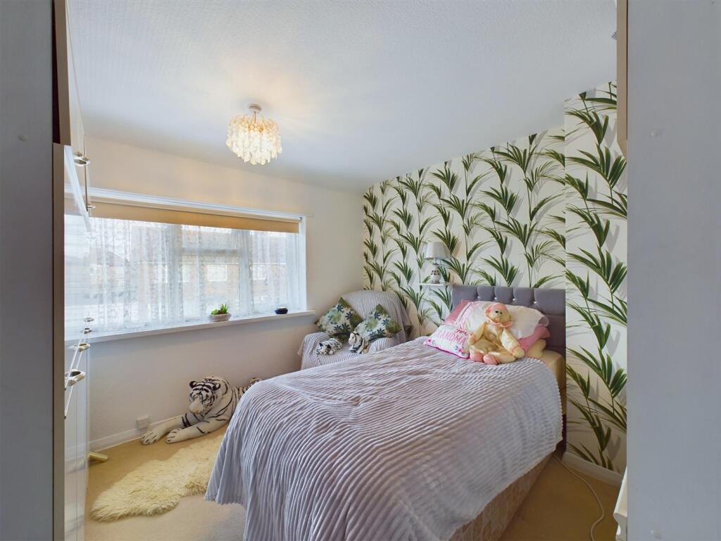 Bedroom: