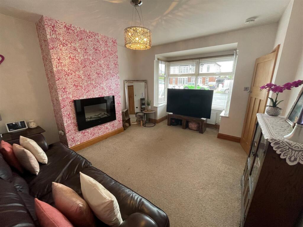 lounge 2.jpg