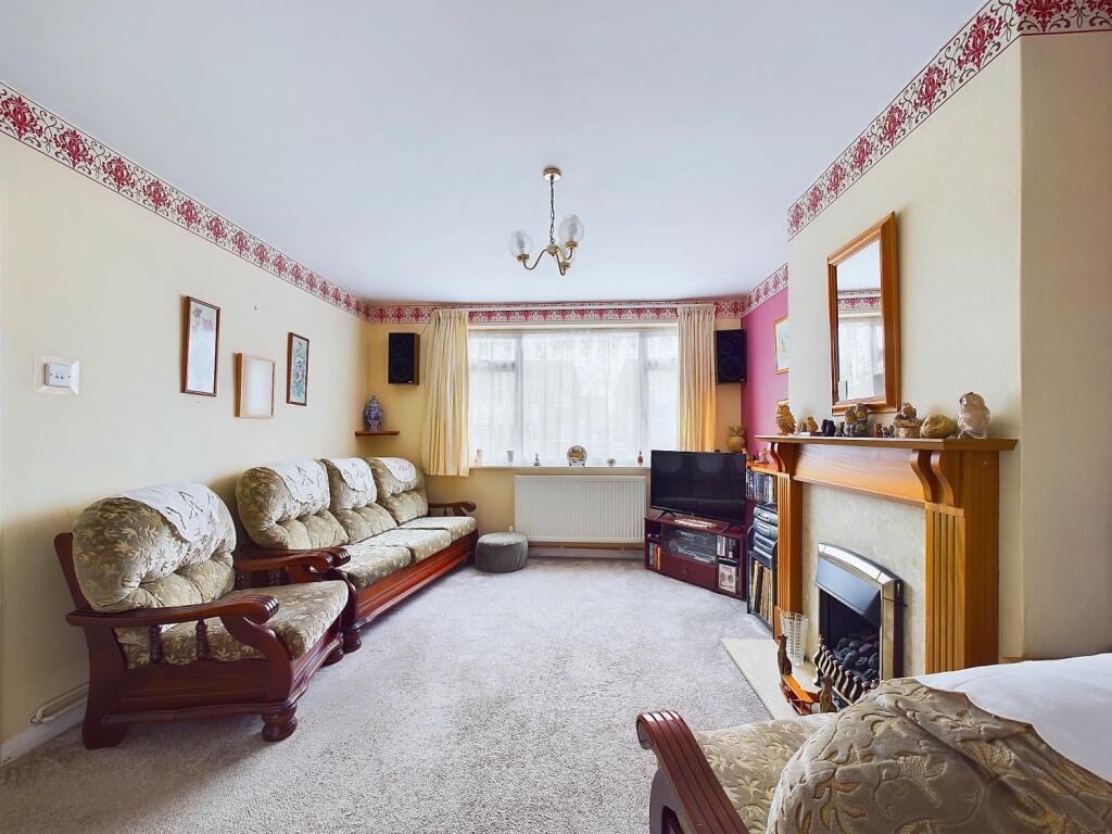 CAM01338G0-PR0090-STILL006